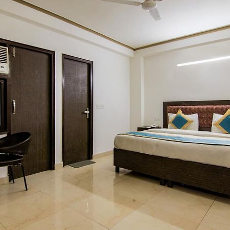Hotel The Ocean Near Igi Airport Új-Delhi Kültér fotó