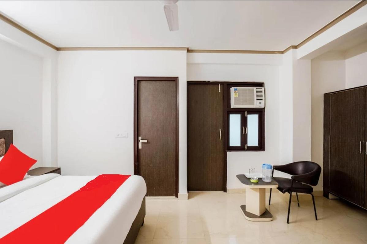 Hotel The Ocean Near Igi Airport Új-Delhi Kültér fotó