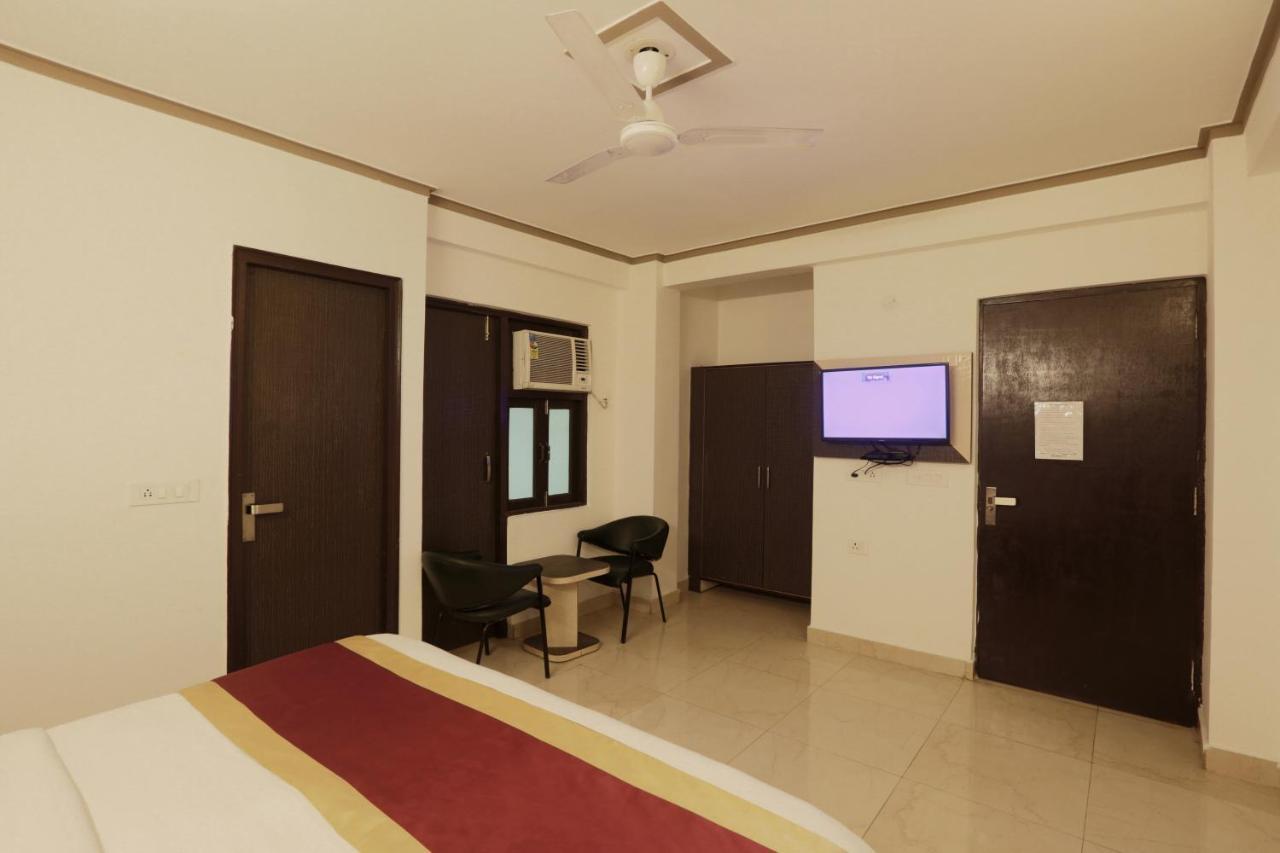 Hotel The Ocean Near Igi Airport Új-Delhi Kültér fotó