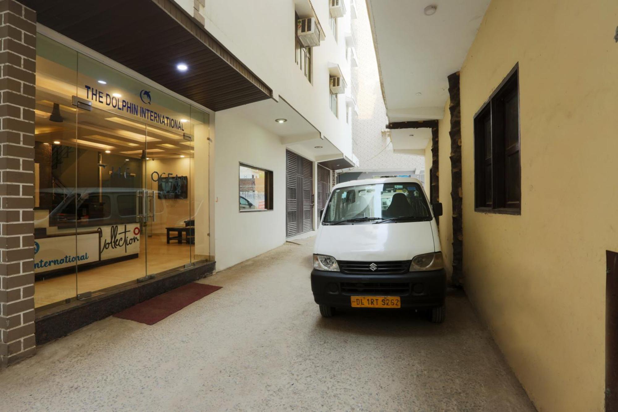 Hotel The Ocean Near Igi Airport Új-Delhi Kültér fotó