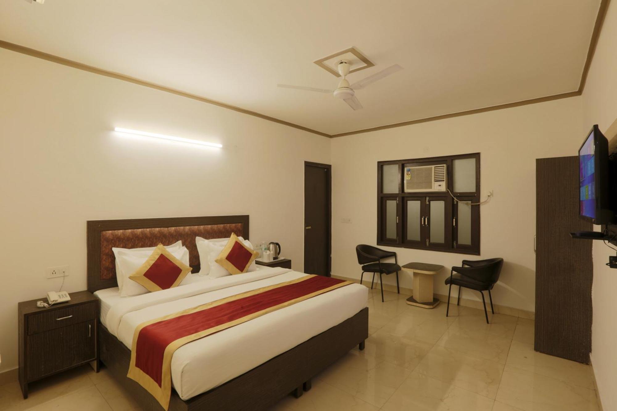 Hotel The Ocean Near Igi Airport Új-Delhi Kültér fotó