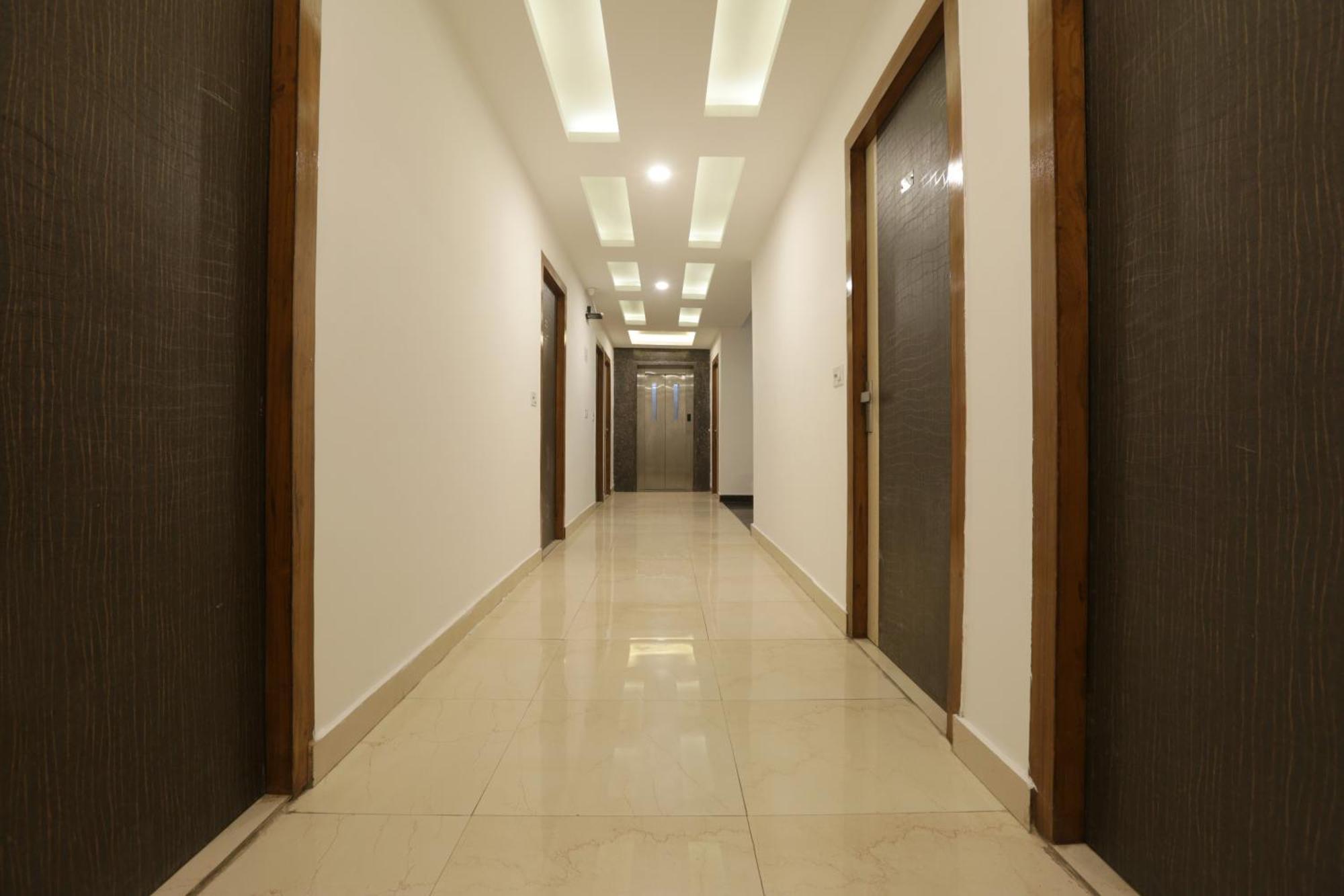 Hotel The Ocean Near Igi Airport Új-Delhi Kültér fotó