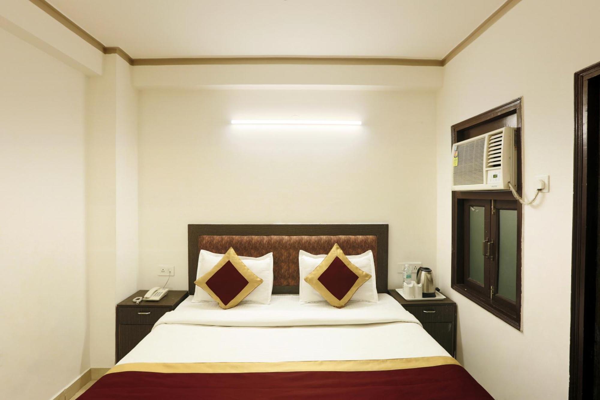 Hotel The Ocean Near Igi Airport Új-Delhi Kültér fotó